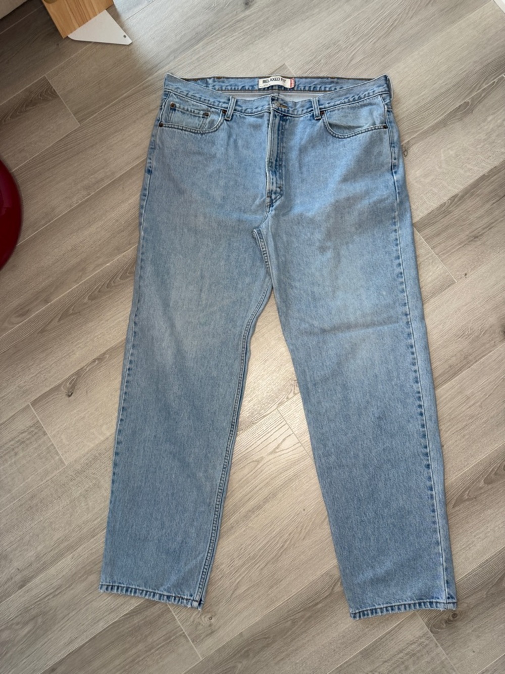 Levi's 550 Relaxed Fit Tapered Leg Jeans Light Wash Sz 42x34